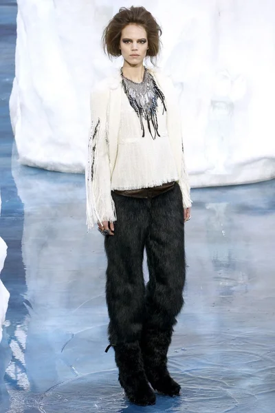 Look 44